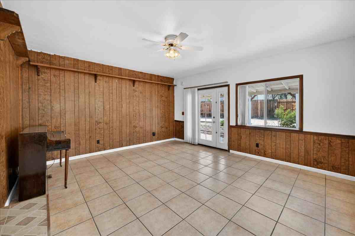 2675 Nicholette Dr #NA - Photo 6 of 14