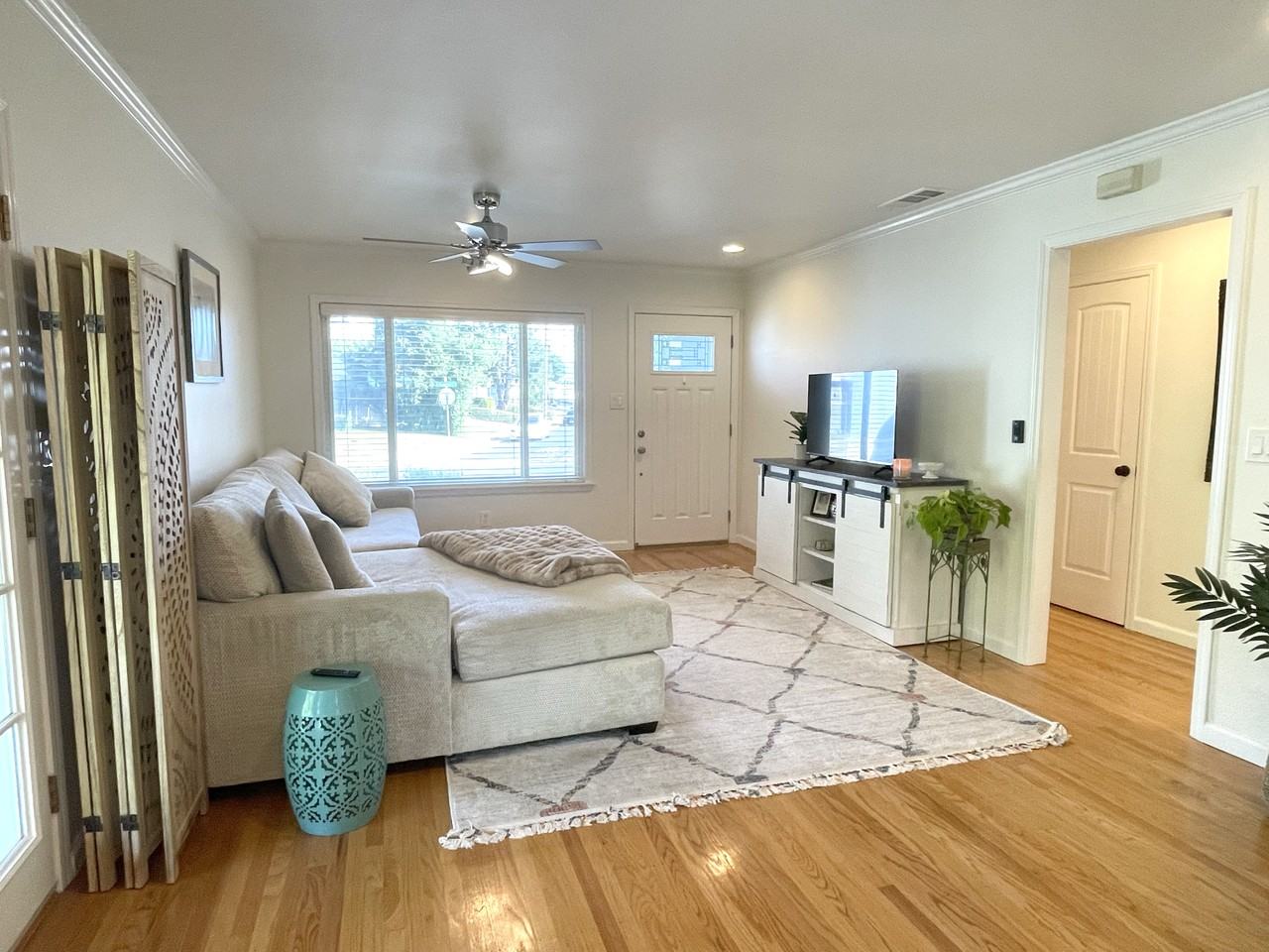 3902 Madeira Way #NA - Photo 7 of 15