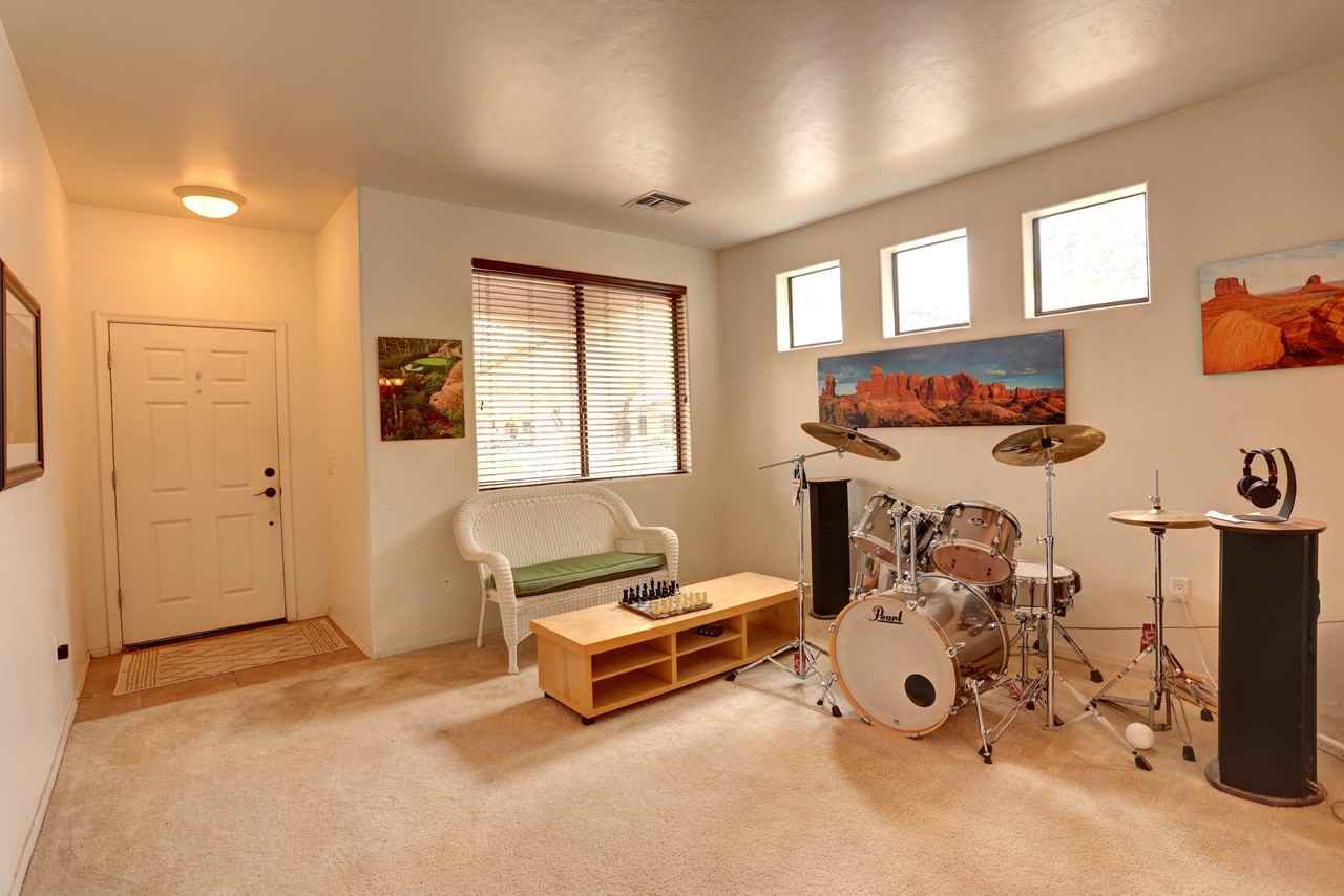 514 E Placita Cuesco #NA - Photo 7 of 9