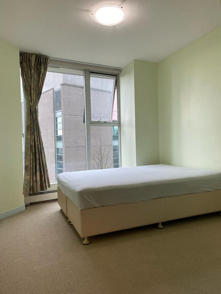 1008 Cambie Street - Photo 7 of 11