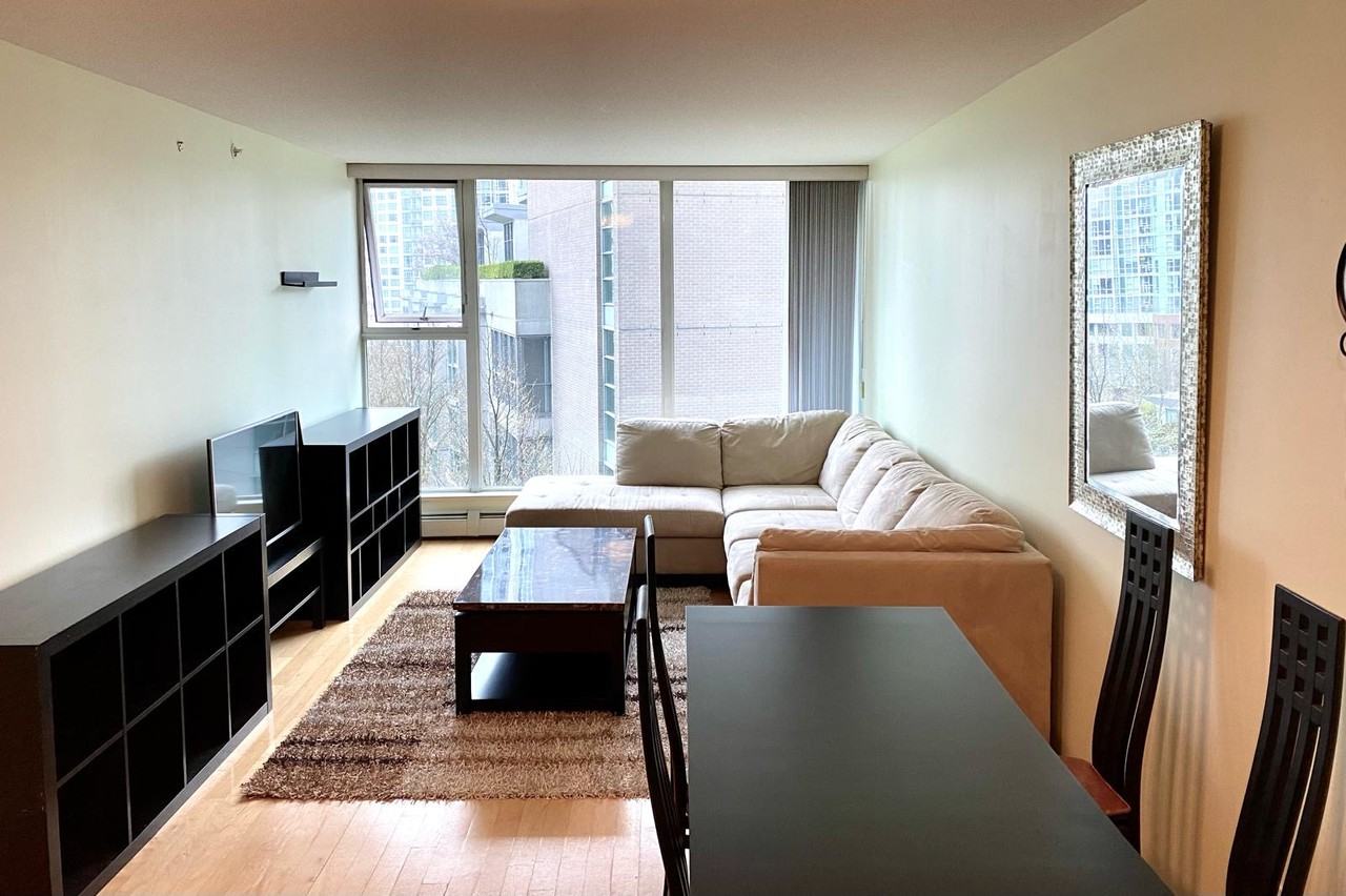 1008 Cambie Street - Photo 2 of 11