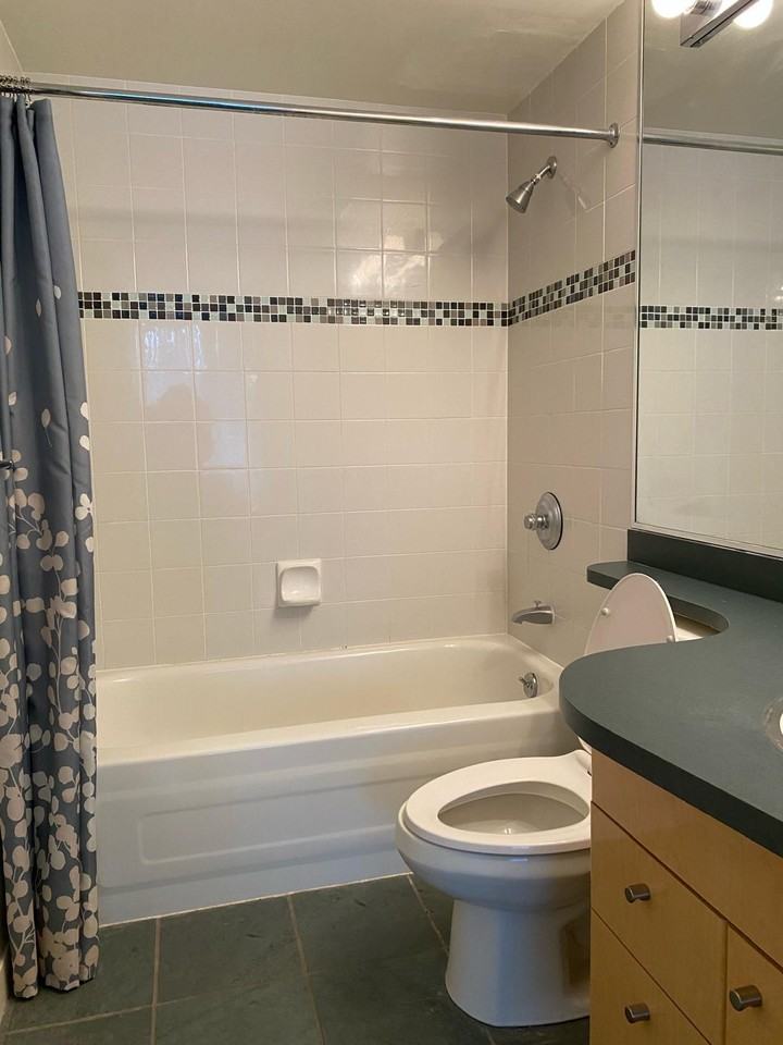 1008 Cambie Street - Photo 5 of 11