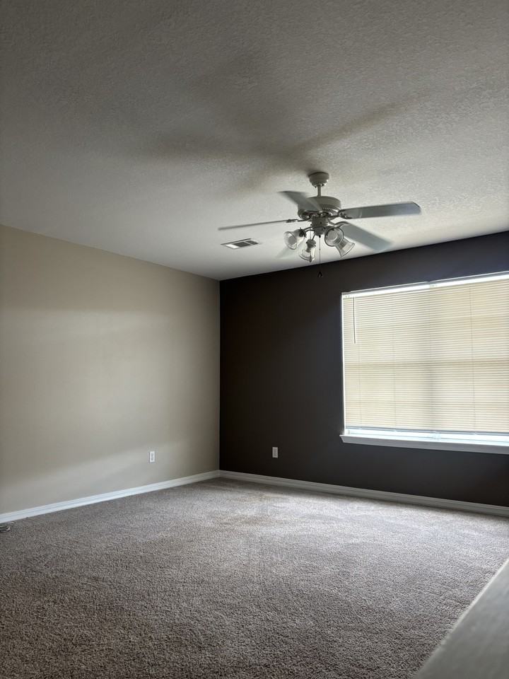 540 Kirk Cauldy Dr - Photo 4 of 25