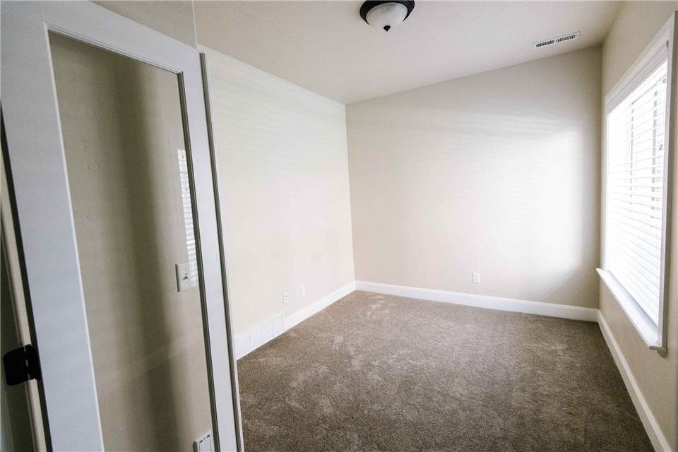 5508 W Florence Ln - Photo 7 of 28