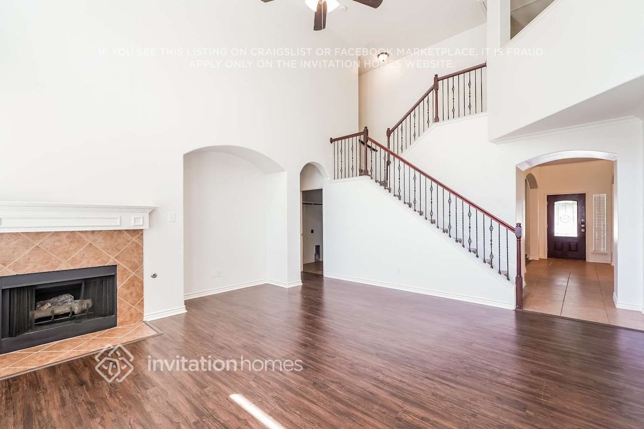 15676 Sweetpine Ln - Photo 5 of 18