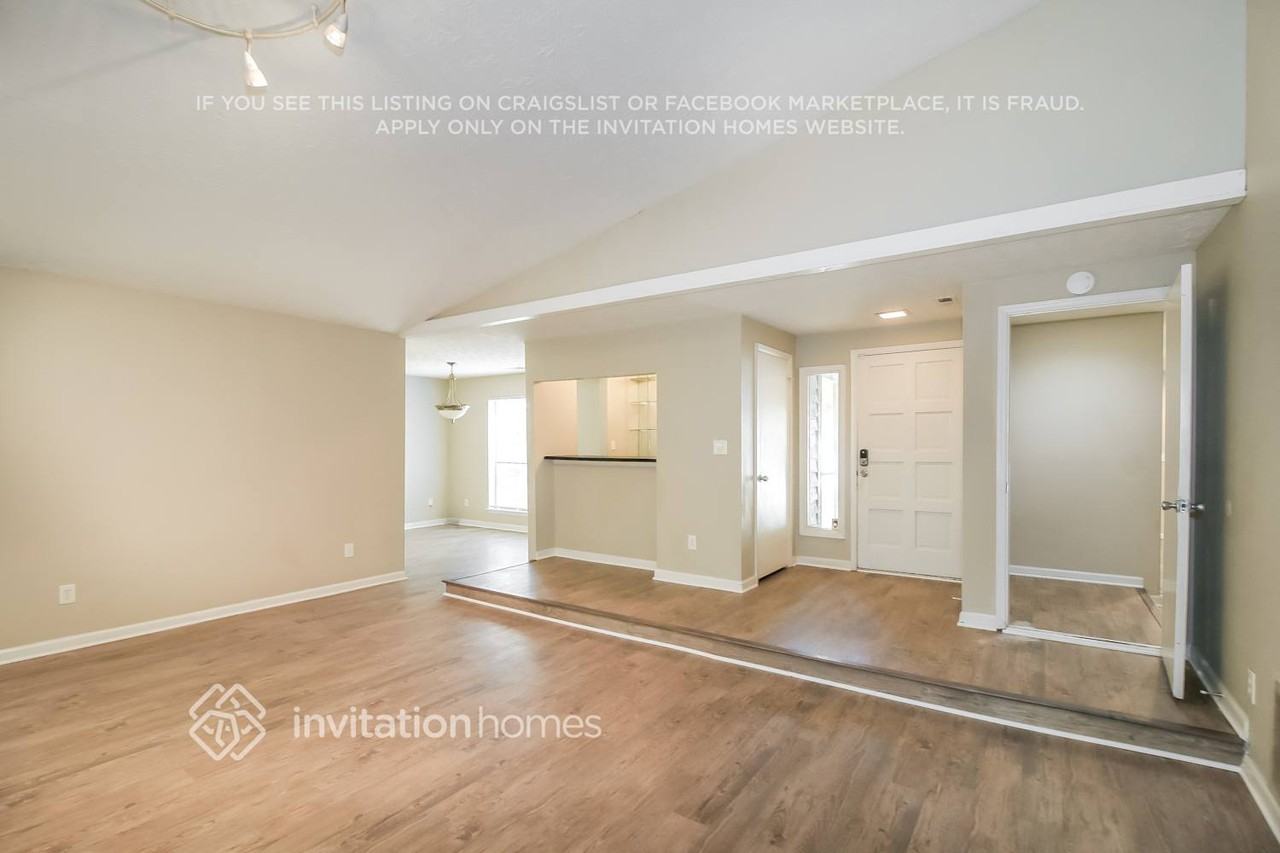 335 Rocky Springs Ct - Photo 5 of 17