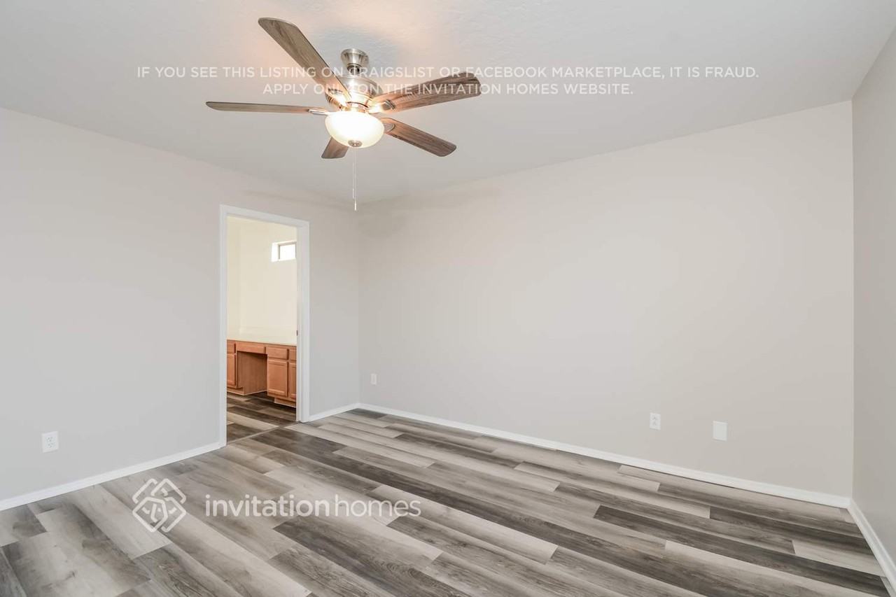 10904 W Minnezona Ave - Photo 6 of 16