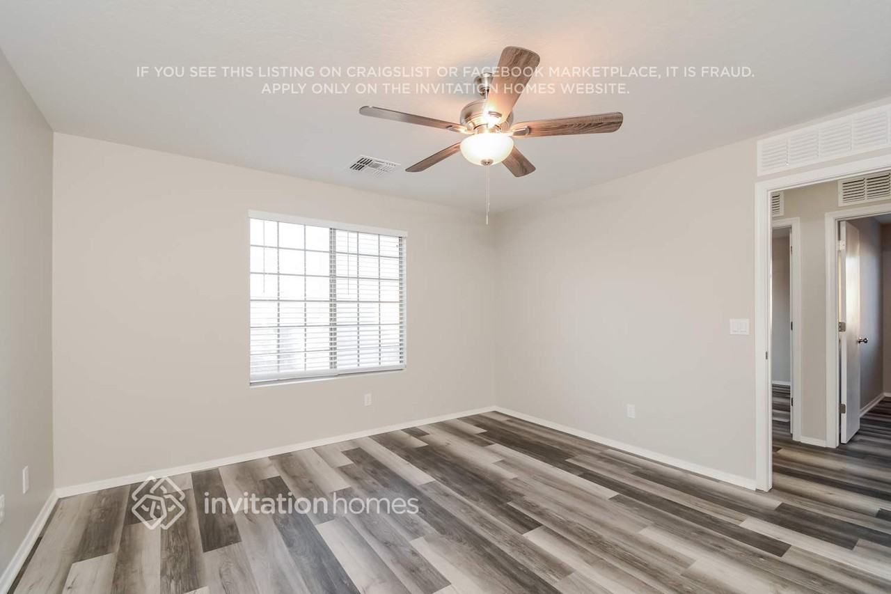 10904 W Minnezona Ave - Photo 7 of 16