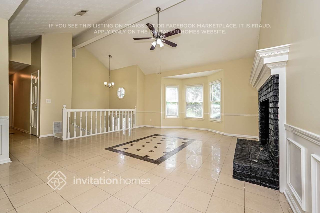 1099 Plantation Blvd Se - Photo 5 of 18
