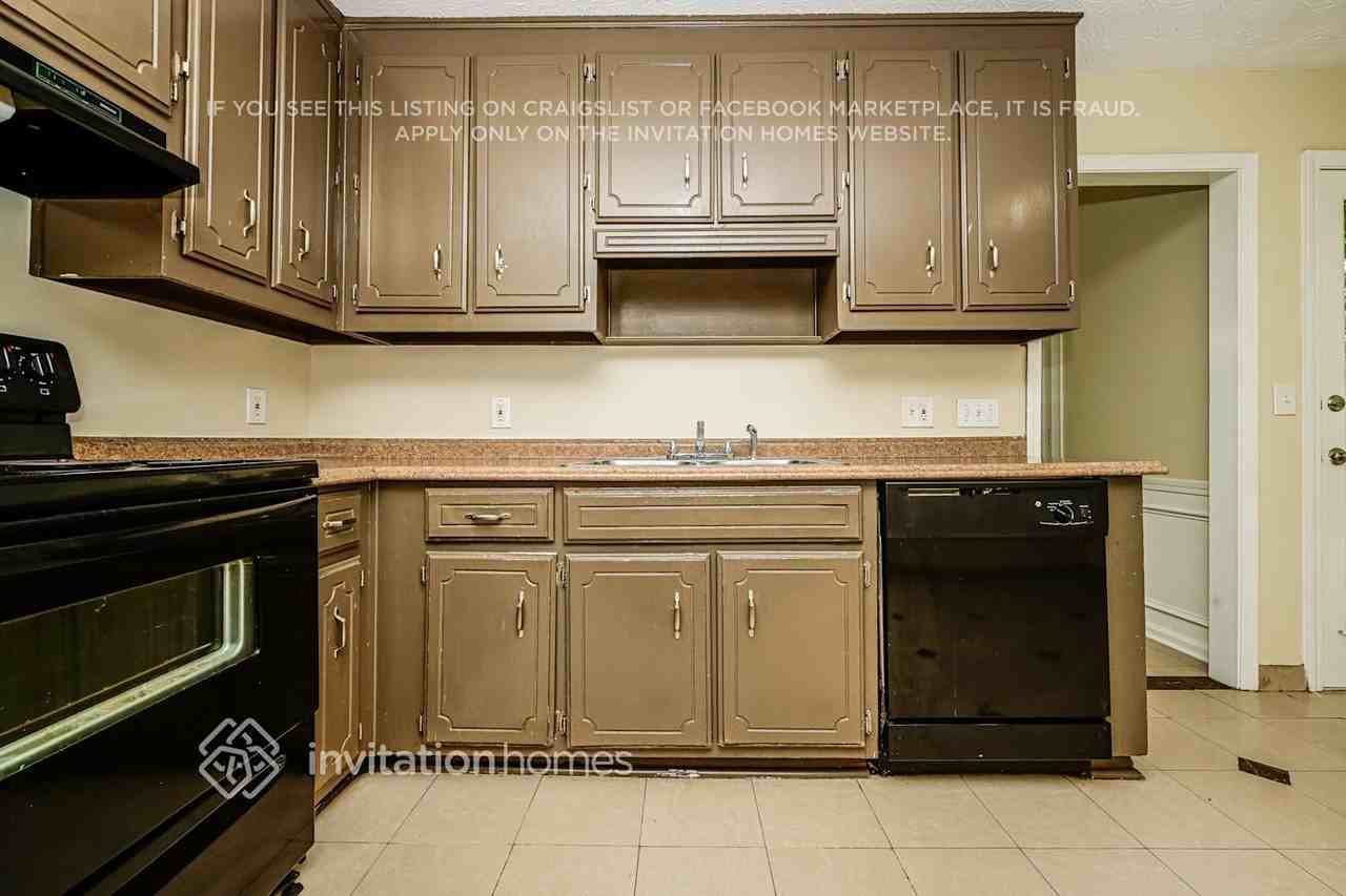 1099 Plantation Blvd Se - Photo 6 of 18