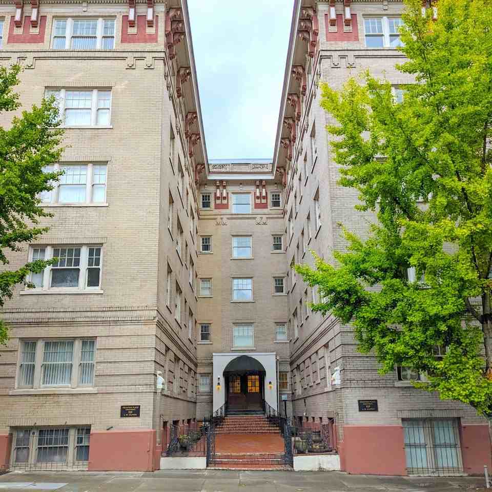 Fountain Place Apartments - Photo 2 of 2