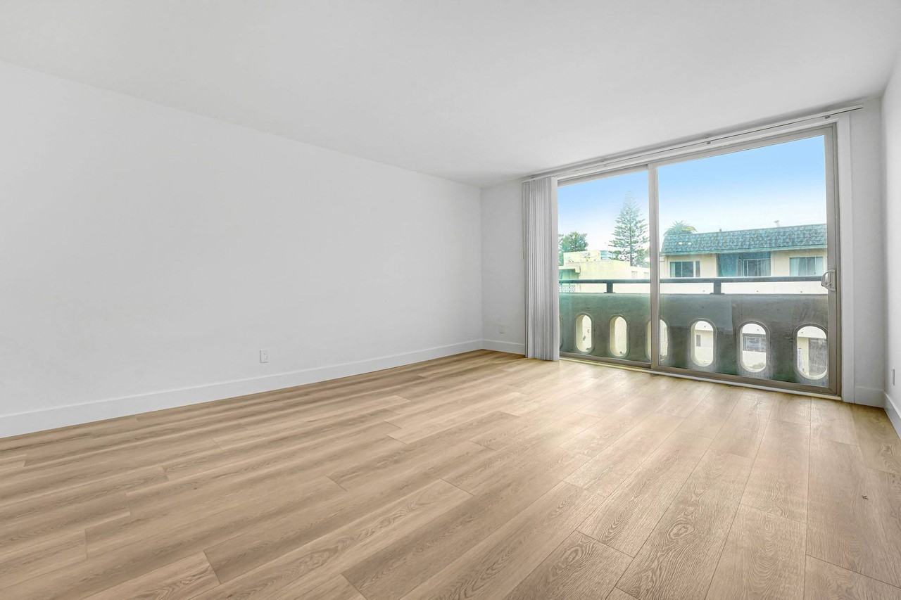 801 2nd Street - Photo 3 of 35