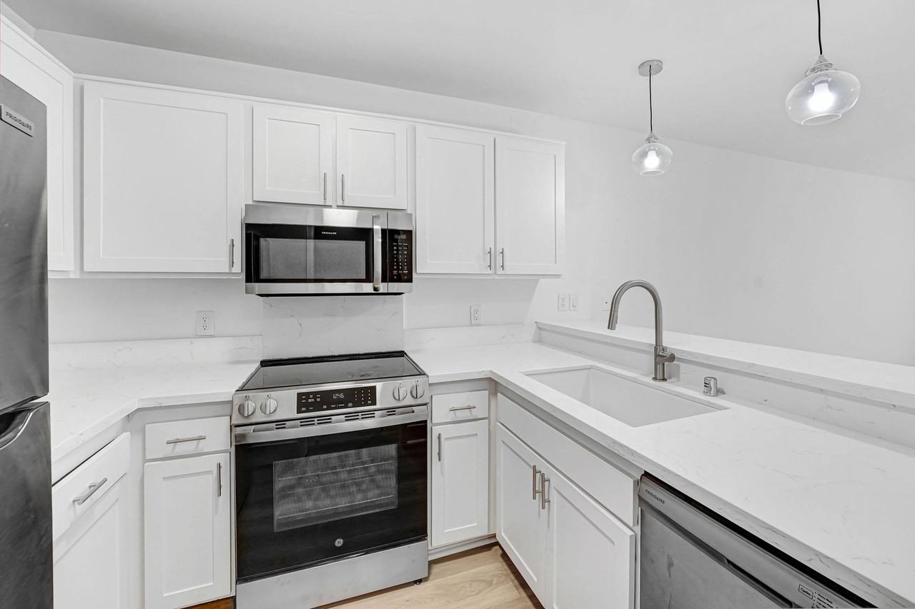 801 2nd Street - Photo 5 of 35