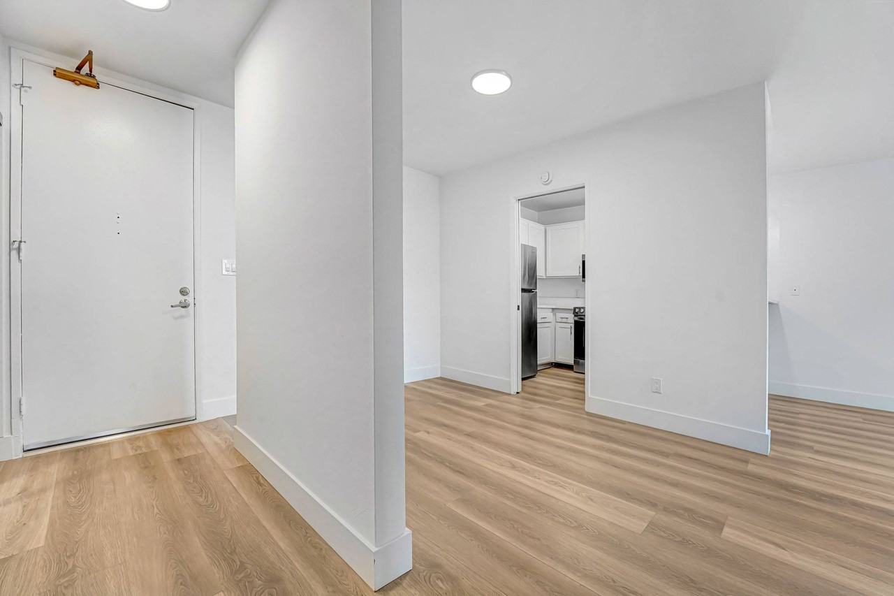 801 2nd Street - Photo 6 of 35