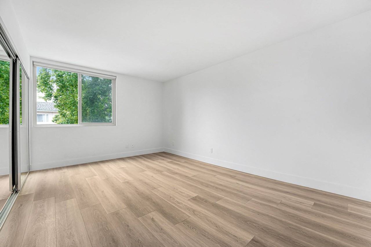 801 2nd Street - Photo 7 of 35