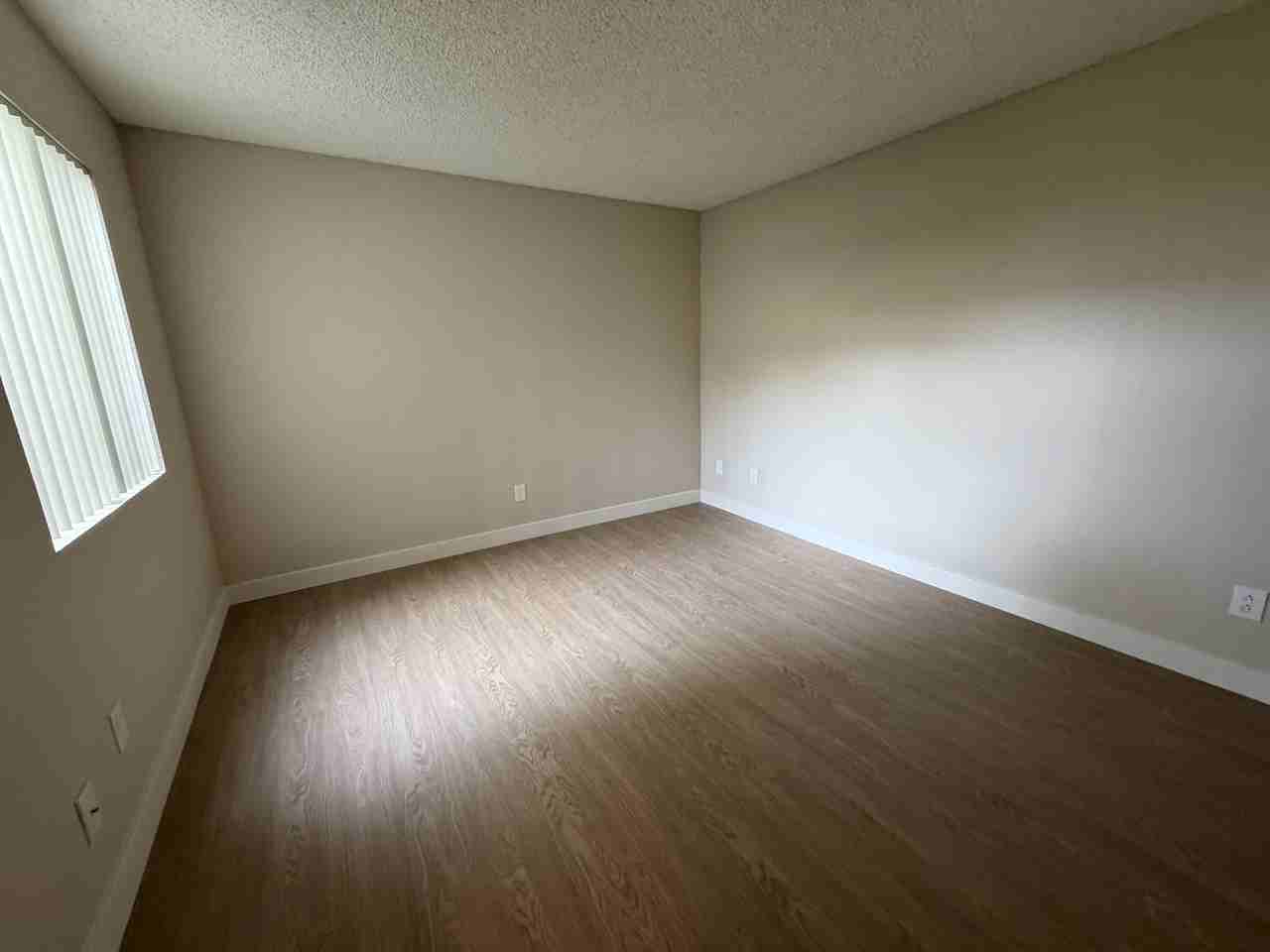 784 Minor St #784B - Photo 3 of 8