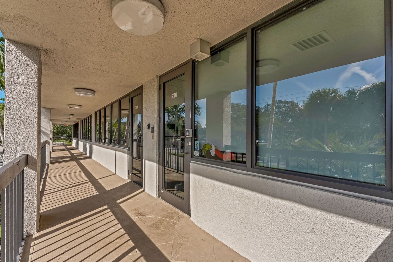 3595 Sheridan St #210 - Photo 7 of 20