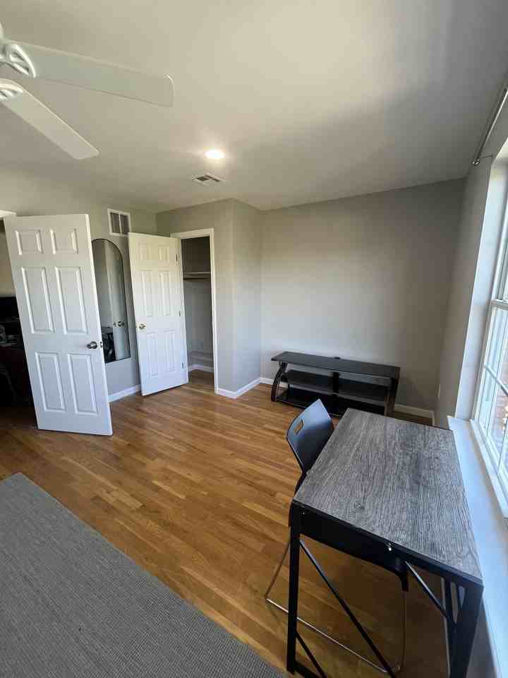 117 Hudson StreetThird Floor, 3 - 4 Scenic - Photo 2 of 5