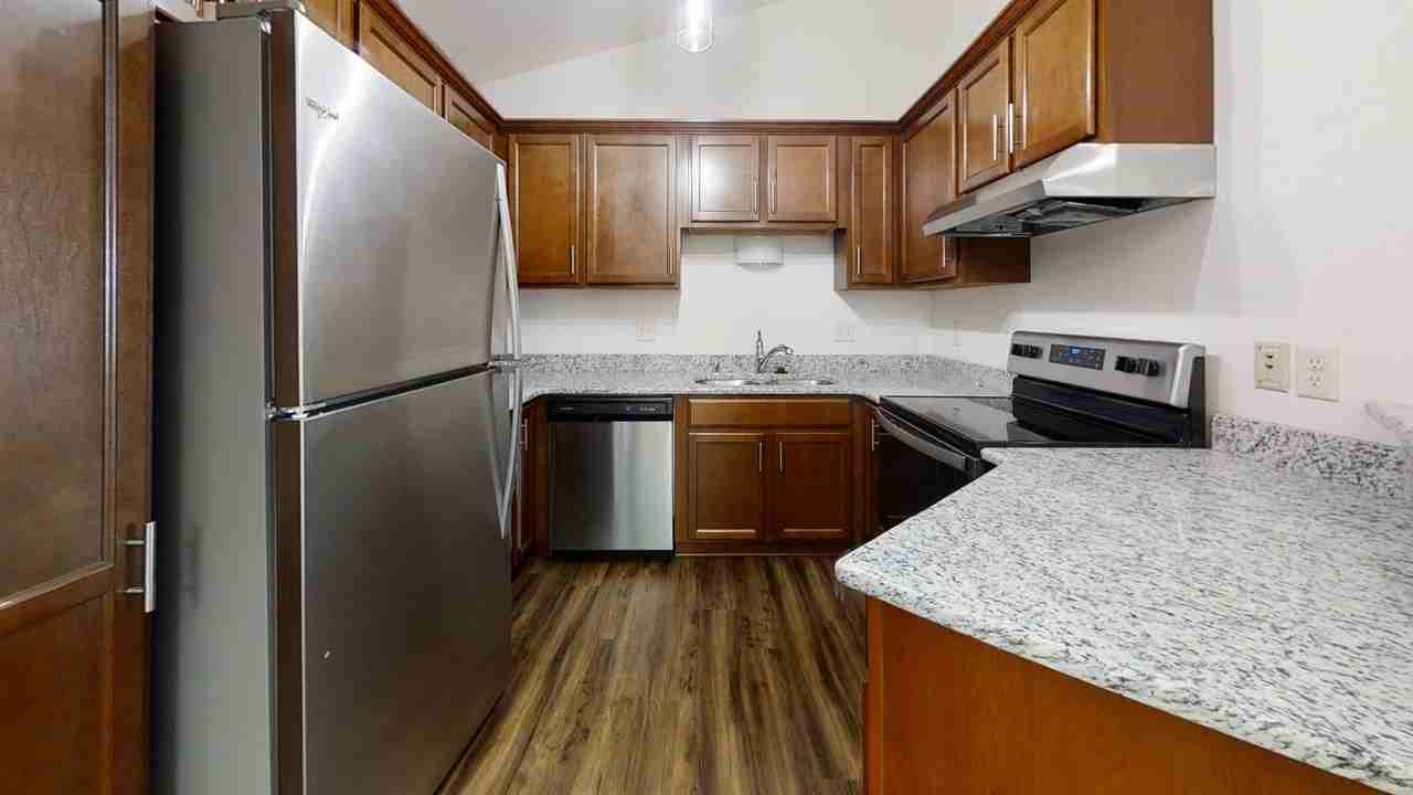 N86W14250 Fond Du Lac Ave - Photo 5 of 17