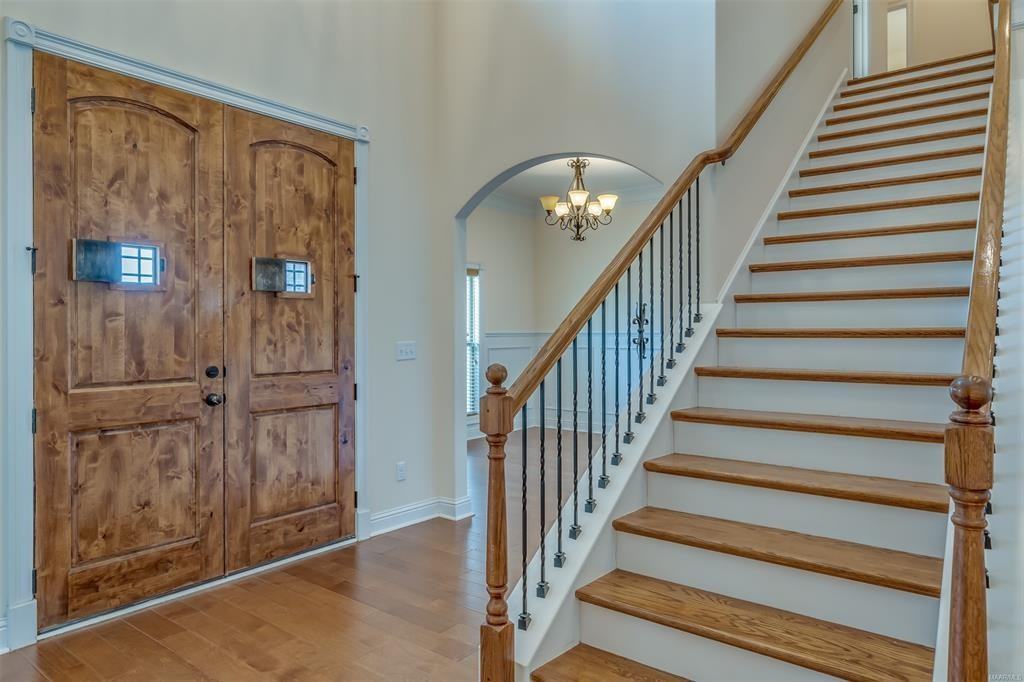 1007 Old Breckenridge Ln - Photo 4 of 11