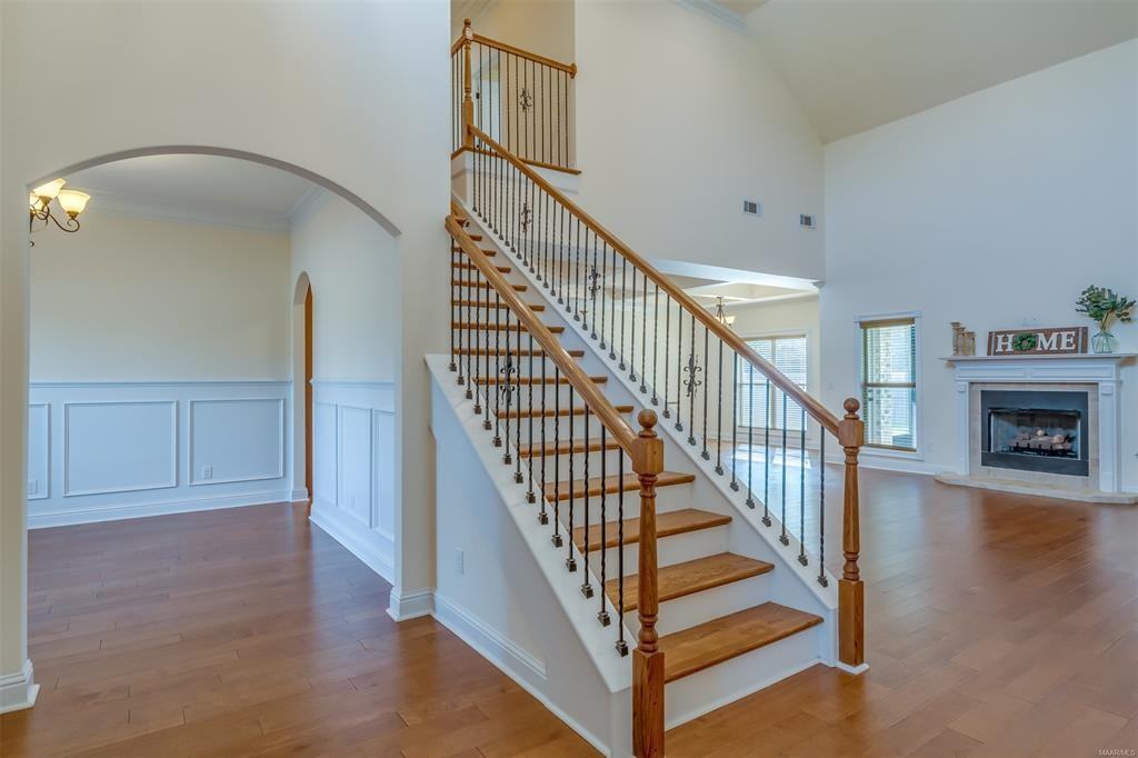 1007 Old Breckenridge Ln - Photo 7 of 11
