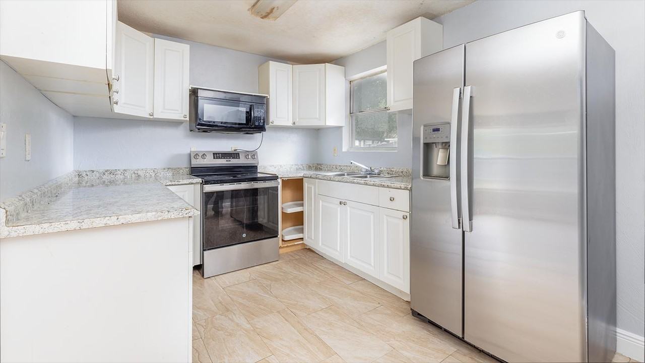 1135 Mason Ave - Photo 6 of 10