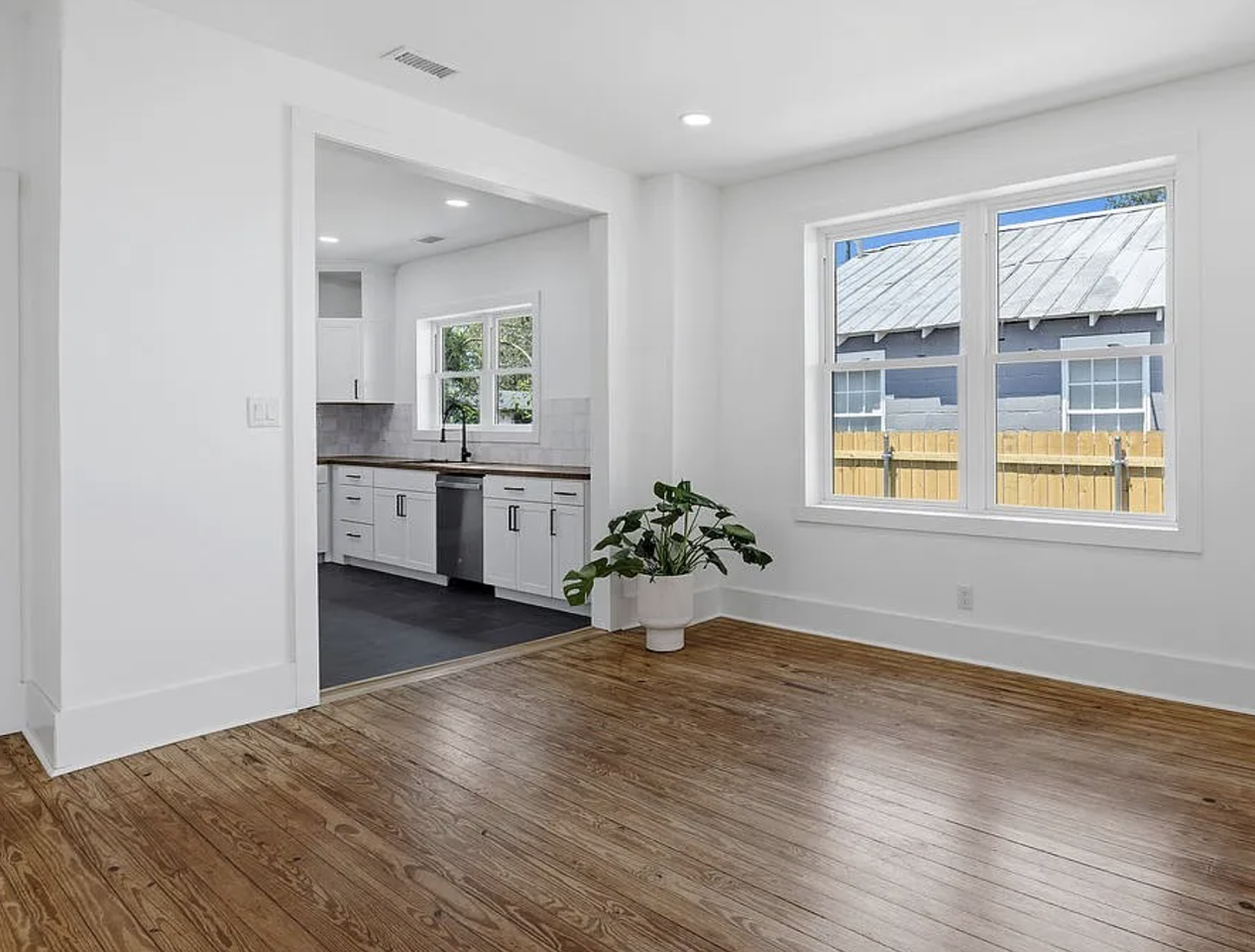721 W 47th St #1 - Photo 6 of 17
