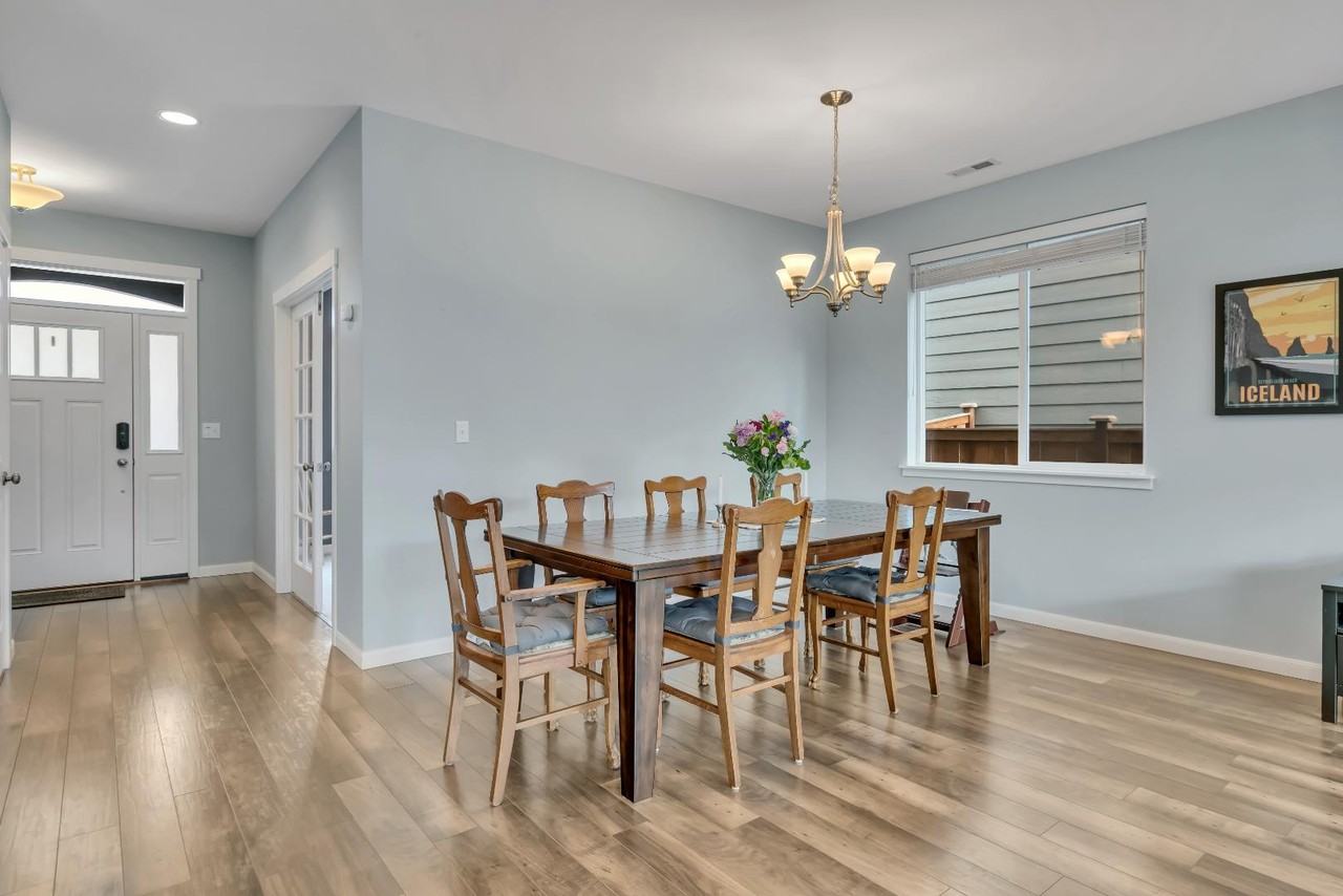 4370 Novak Dr Sw - Photo 6 of 11