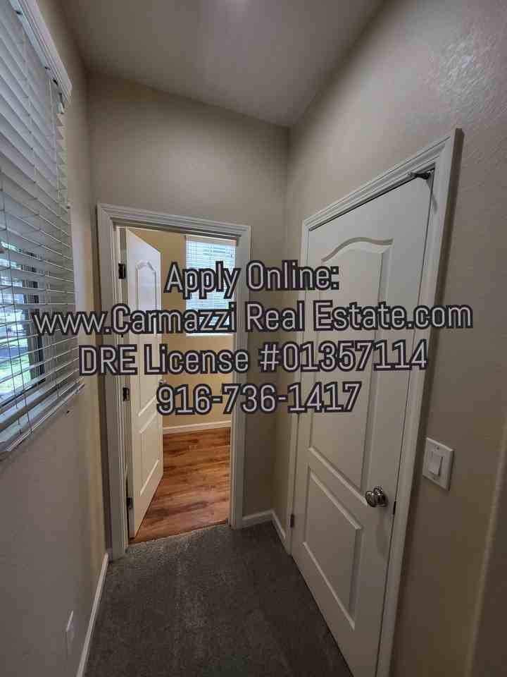 260 Wapello Cir #1 - Photo 3 of 30