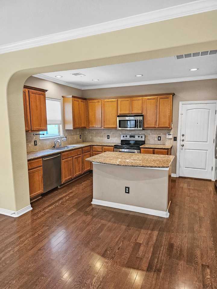 13604 Caldwell Dr #11 - Photo 7 of 27