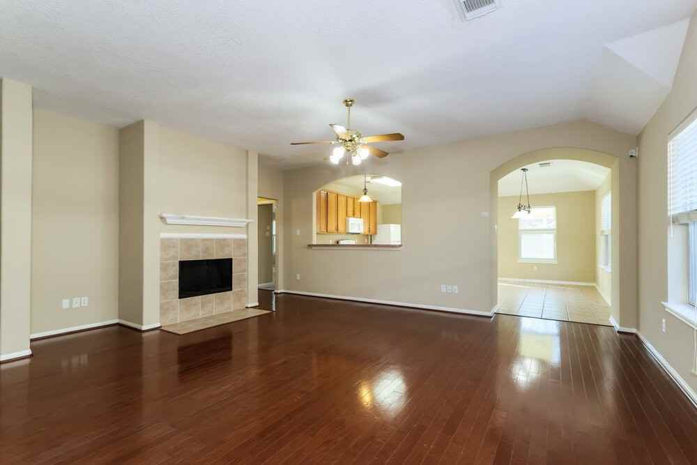 3223 Spring Ranch Ln - Photo 3 of 16