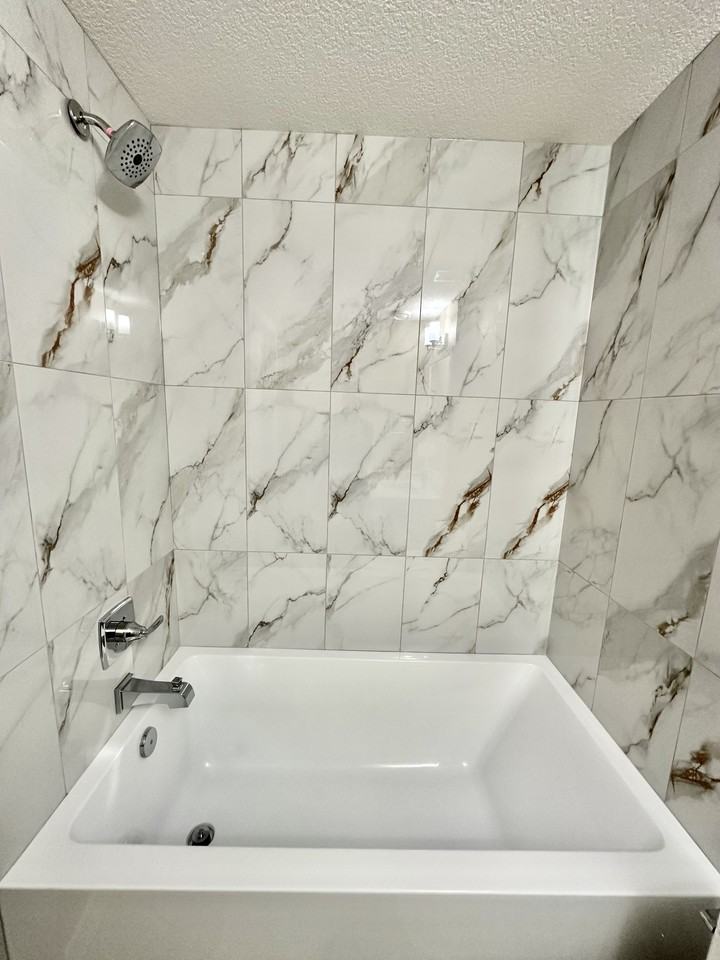 19135 29 Ave Nw - Photo 5 of 7