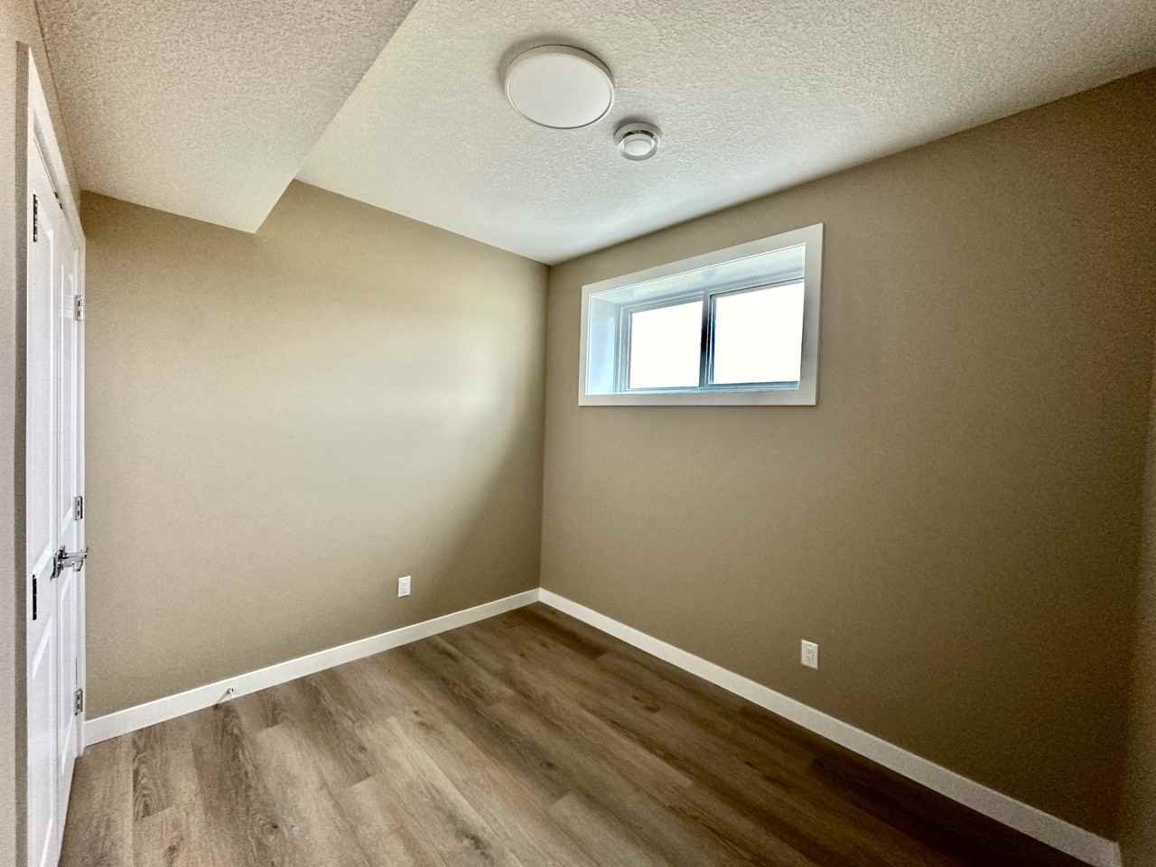 19135 29 Ave Nw - Photo 6 of 7