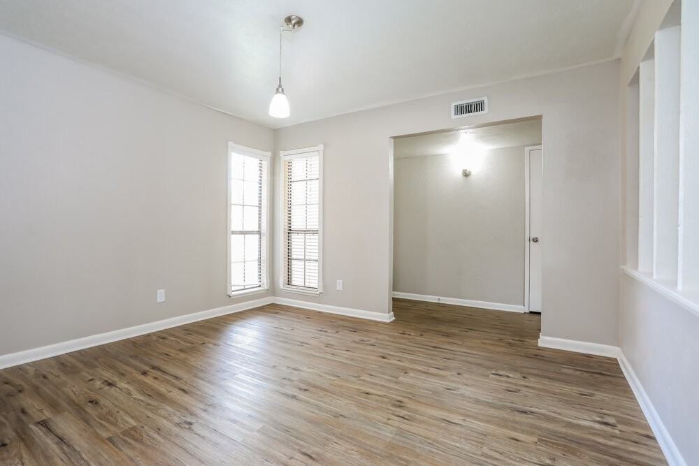 4141 Yellowleaf Dr - Photo 3 of 15