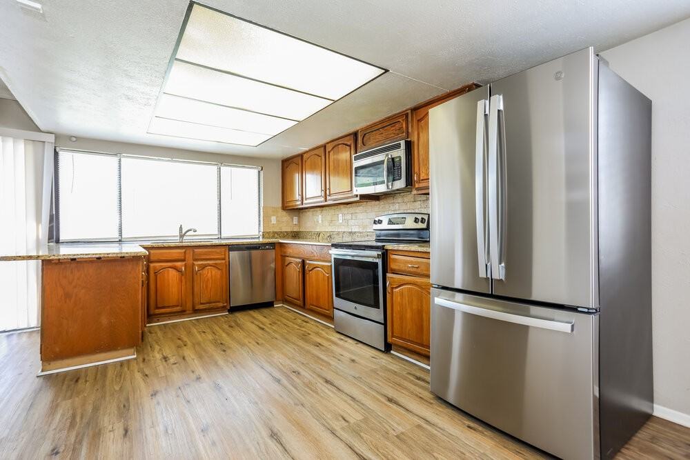 4141 Yellowleaf Dr - Photo 6 of 15