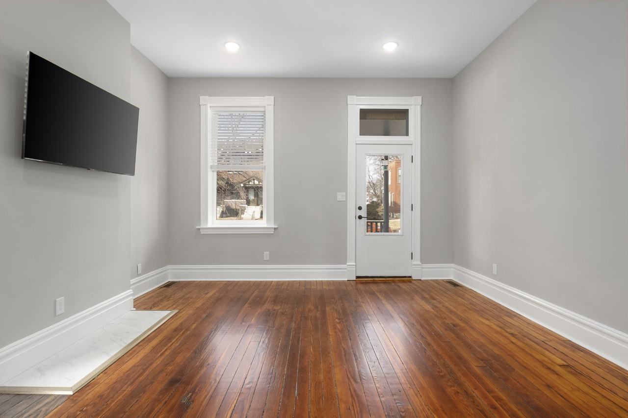 4246 Norfolk Ave #4246-1F - Photo 3 of 6