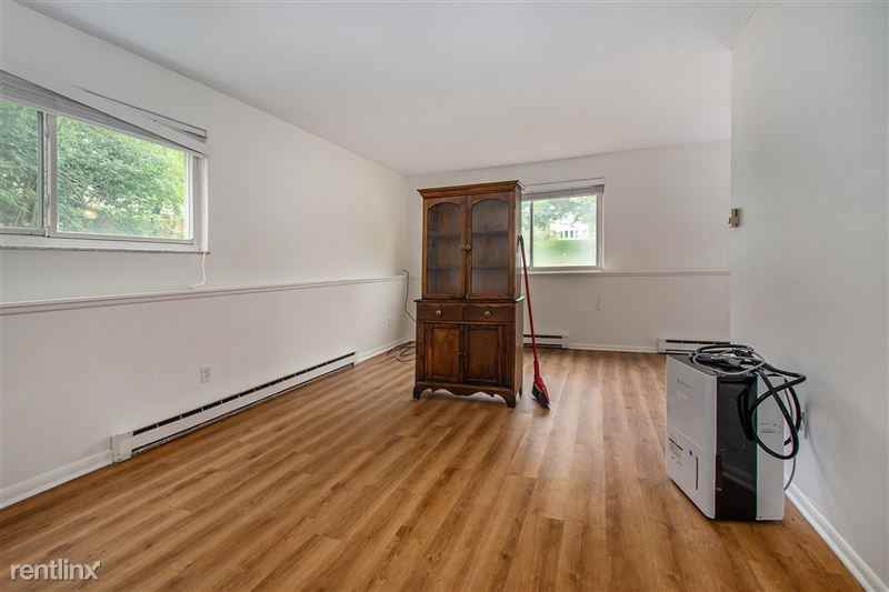 1651 Dicken Dr Lowr #1653LOWER - Photo 3 of 11
