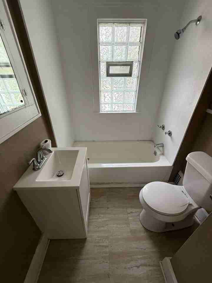 2189 15th St Sw #4 - Photo 5 of 9