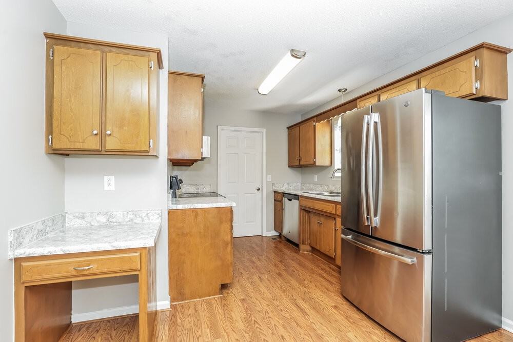 2826 Henderson Ln - Photo 7 of 16