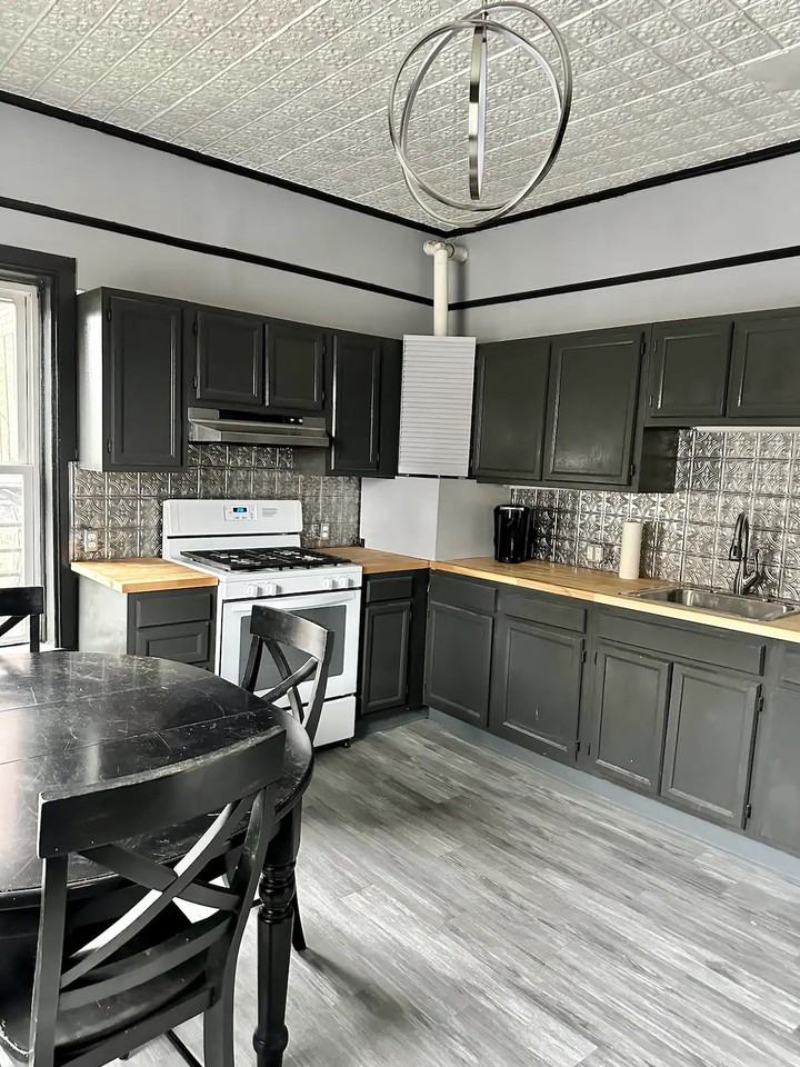 220 E State St #4 - Photo 2 of 11