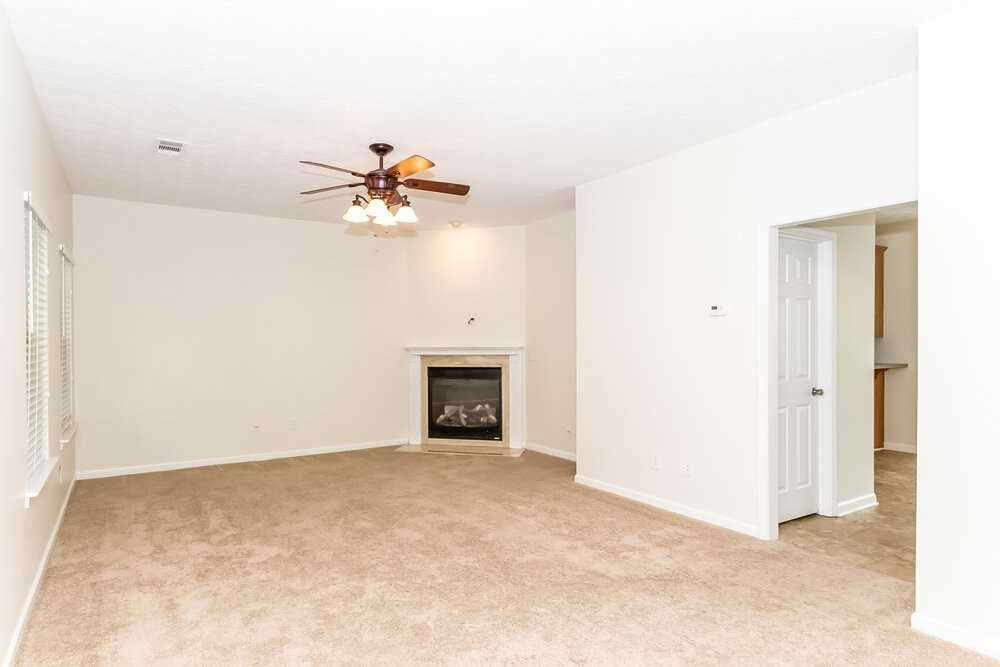 27 Palladio Way - Photo 3 of 15