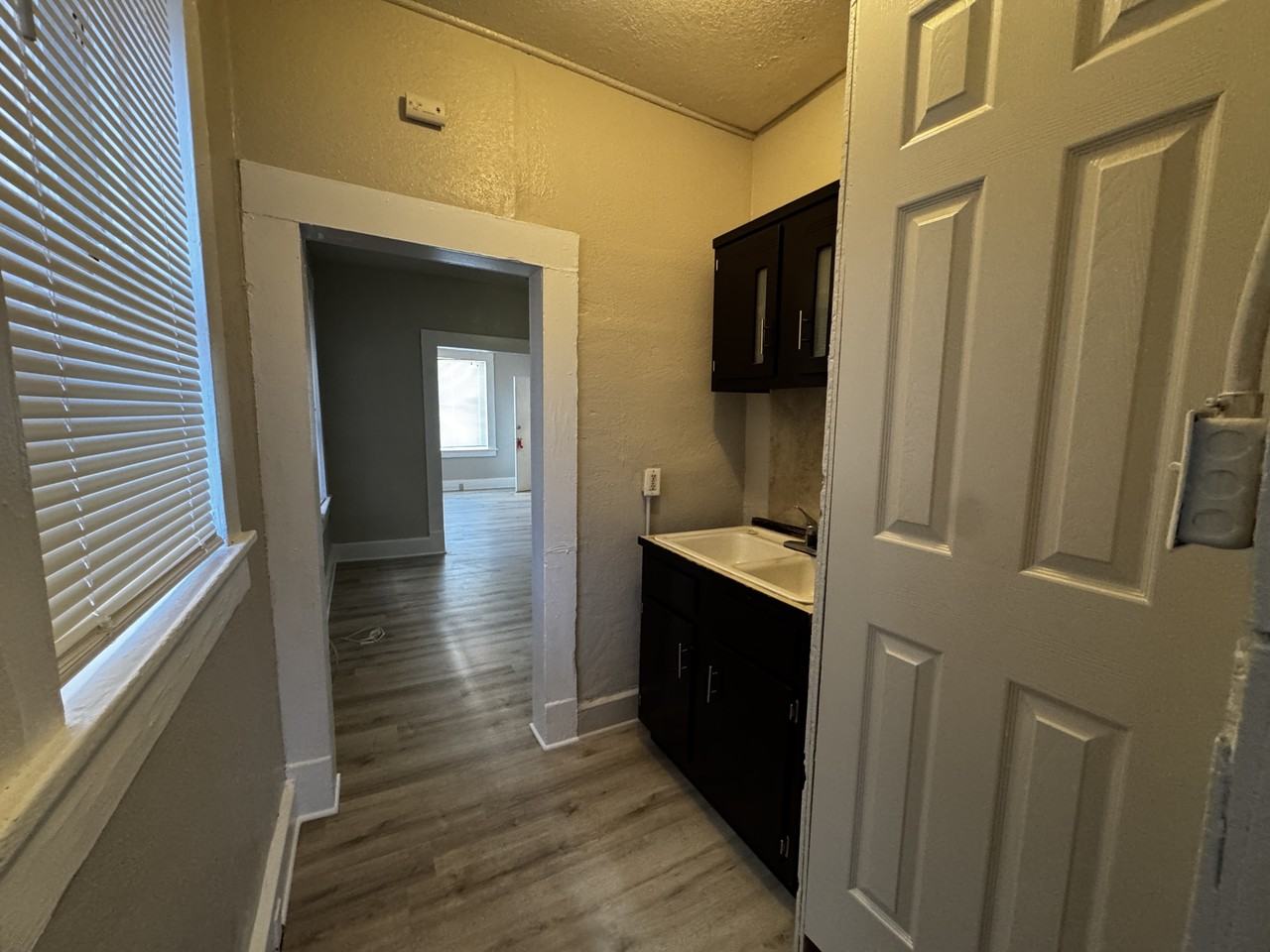105 Tays St #3 - Photo 4 of 7