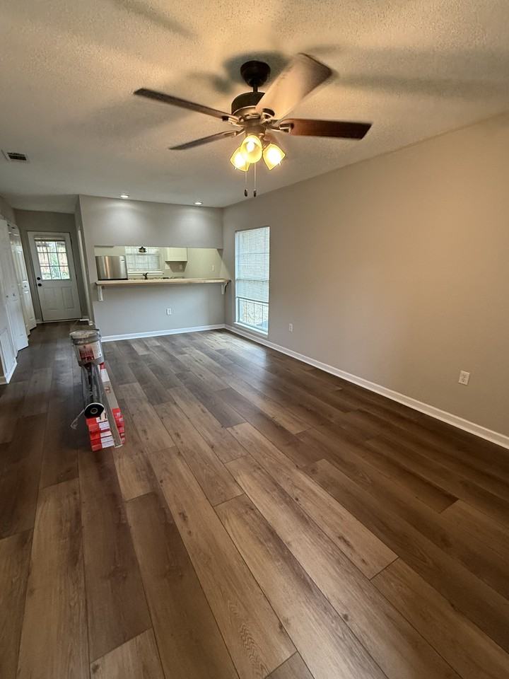 607 Sunset Blvd W #B - Photo 2 of 10