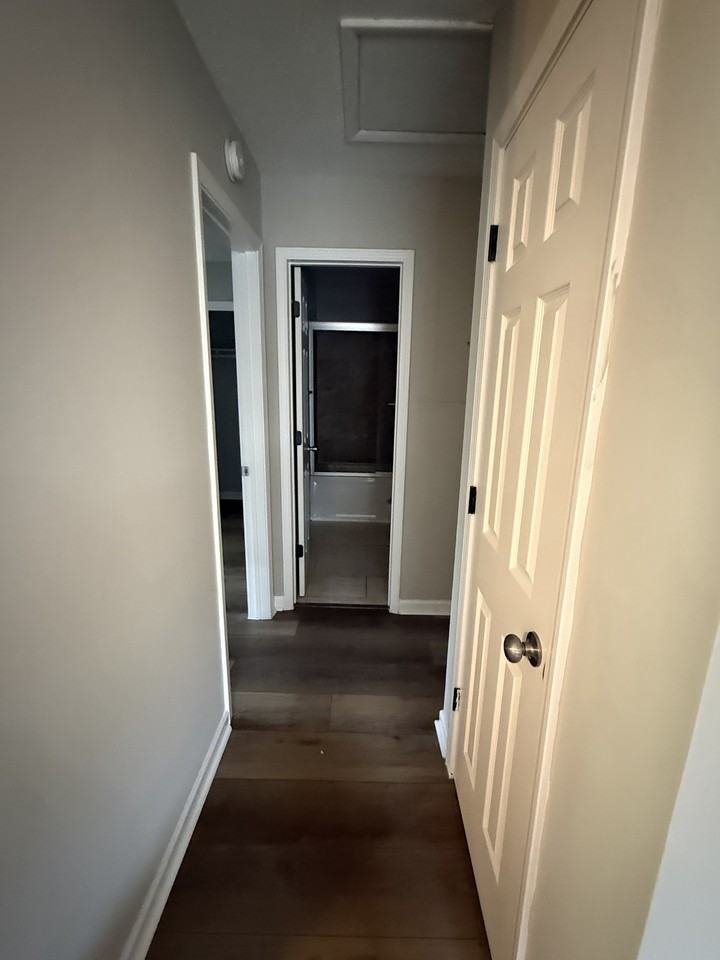 607 Sunset Blvd W #B - Photo 6 of 10