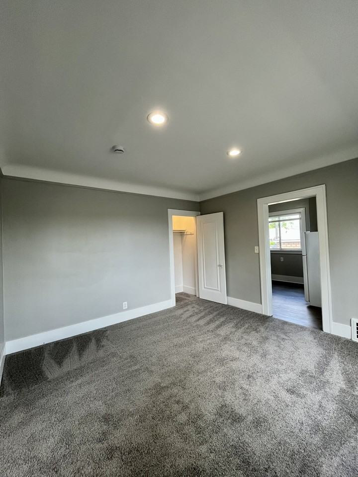 160LABADIE 1st St #1 - Photo 4 of 22