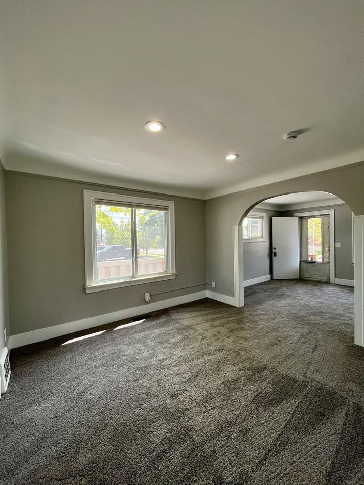 160LABADIE 1st St #1 - Photo 5 of 22