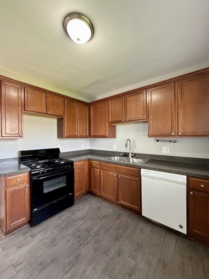 160LABADIE 1st St #1 - Photo 6 of 22