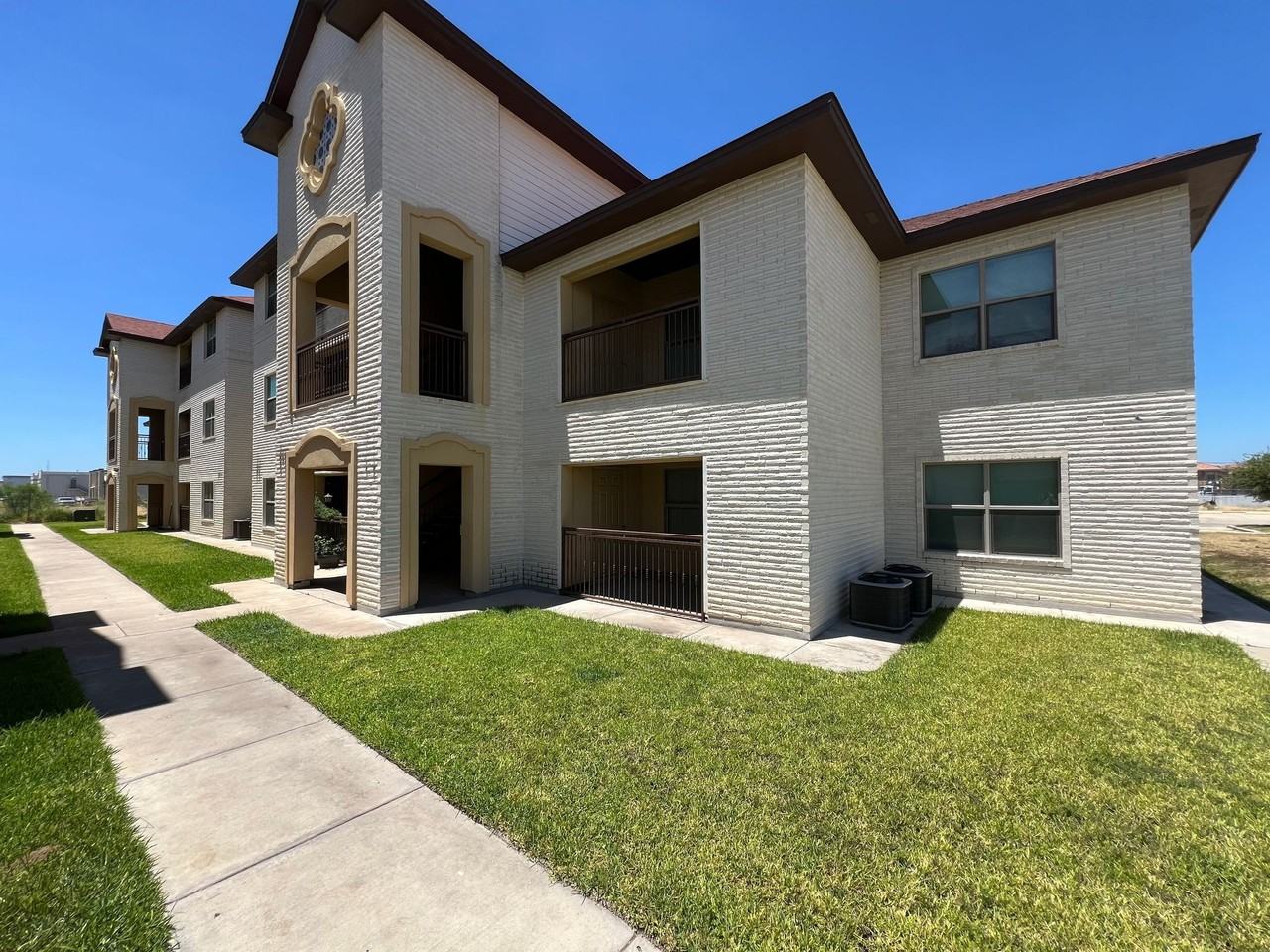 Cantera Real Apartments - Photo 3 of 50