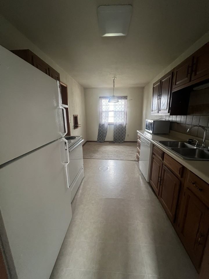 116 N 3rd St #1 - Photo 3 of 10