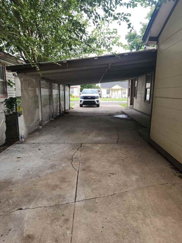 2612 Sw 41st St #1 - Photo 4 of 26